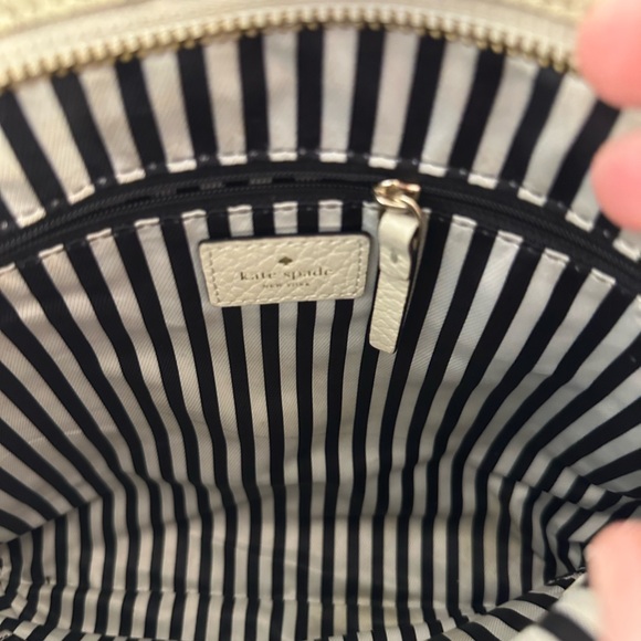 Kate Spade leather shoulder bag. - Picture 7 of 8